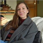Professeure et formatrice d’anglais qui donne des cours à tous les niveaux de A1 à B2 voire C1 (niveau licence d’anglais) pour des cours particuliers (bases, grammaire et littérature anglaise, préparation brevet et bac, renforcement…)